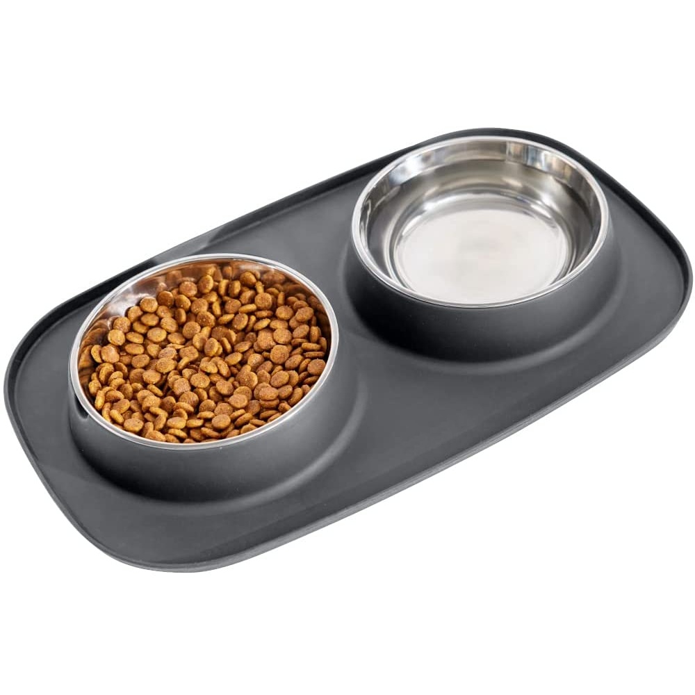 Stainless Bowls on a Silicone Mat, Black