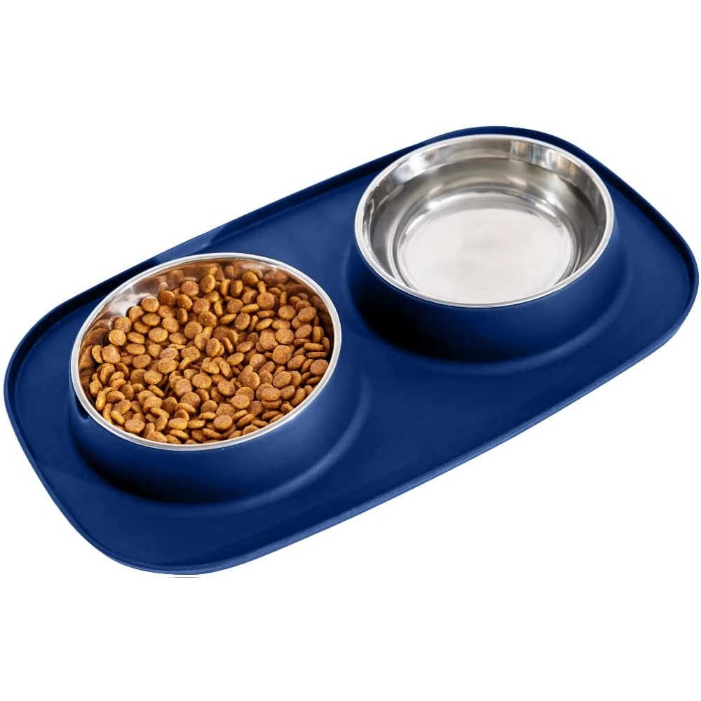 Stainless Bowls on a Silicone Mat, Black